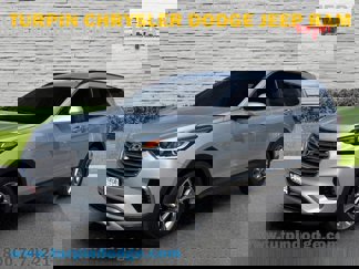 Used 2018 Hyundai Santa Fe SE image 1