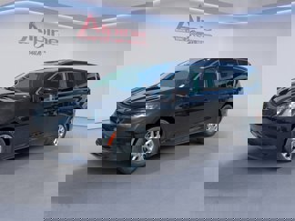 Used 2022 Chrysler Voyager LX image 1