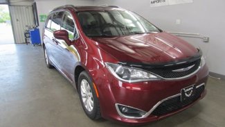 Used 2019 Chrysler Pacifica Touring-L image 1