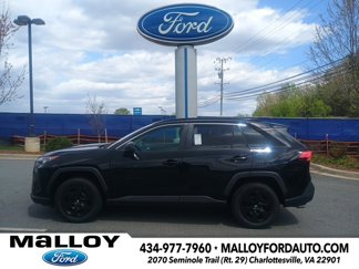 Used 2021 Toyota RAV4 LE image 1