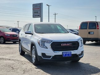 Used 2023 GMC Terrain SLE image 1