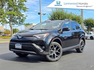 Used 2018 Toyota RAV4 SE image 1