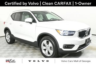 Certified 2022 Volvo XC40 T4 Momentum image 1