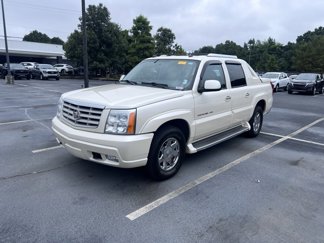 Used 2005 Cadillac Escalade EXT image 1
