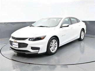 Used 2017 Chevrolet Malibu LT image 1