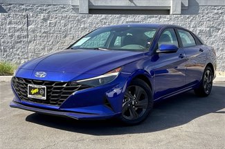 Used 2023 Hyundai Elantra SEL image 1