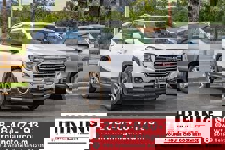Used 2023 GMC Terrain SLT image 1