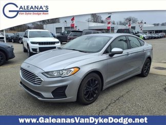 Used 2020 Ford Fusion SE image 1