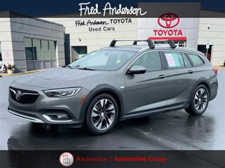 Used 2018 Buick Regal Essence w/ Driver Confidence Package #1 image 1
