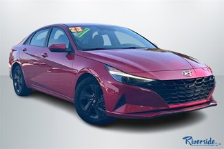 Used 2023 Hyundai Elantra SEL image 1