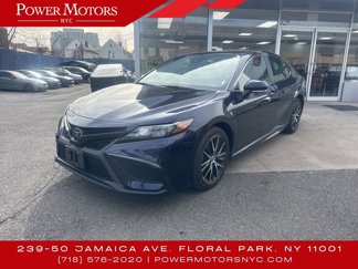 Used 2022 Toyota Camry SE image 1