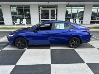 Used 2023 Hyundai Elantra Blue image 1