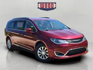 Used 2018 Chrysler Pacifica Touring-L image 1