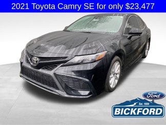 Used 2021 Toyota Camry SE image 1