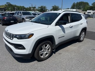 Used 2022 Jeep Compass Latitude image 1