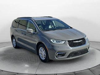 Used 2022 Chrysler Pacifica Touring-L image 1