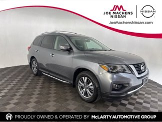Used 2020 Nissan Pathfinder SV image 1