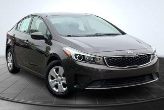 Used 2017 Kia Forte LX image 1