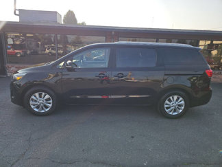 Used 2015 Kia Sedona LX image 1