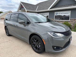 Used 2020 Chrysler Pacifica Touring-L Plus w/ Advanced Safetytec Group image 1