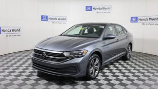 Used 2023 Volkswagen Jetta SE image 1