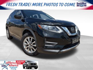 Used 2020 Nissan Rogue SV image 1