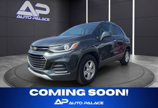 Used 2018 Chevrolet Trax LT w/ LT Convenience Package image 1