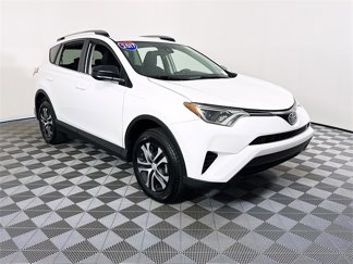 Used 2017 Toyota RAV4 LE image 1