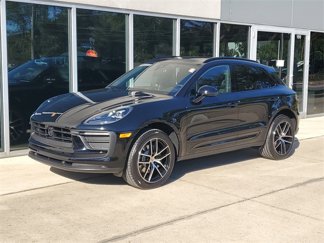 Certified 2025 Porsche Macan image 1