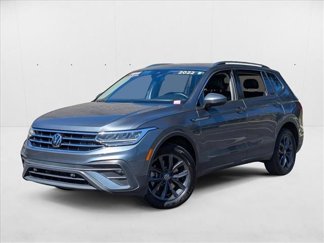 Used 2022 Volkswagen Tiguan SE image 1