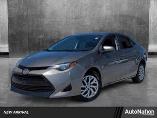 Used 2018 Toyota Corolla LE image 1
