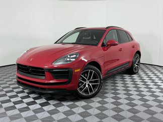 Used 2025 Porsche Macan image 1
