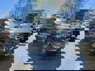 Used 2017 GMC Acadia SLT image 1
