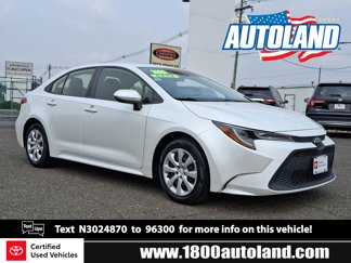Certified 2022 Toyota Corolla LE image 1