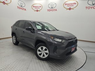 Used 2022 Toyota RAV4 LE image 1