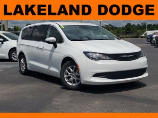 Used 2023 Chrysler Voyager LX image 1