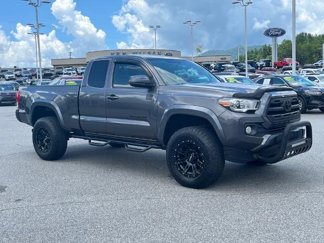 Used 2017 Toyota Tacoma SR5 image 1