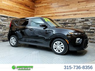 Used 2021 Kia Soul LX image 1