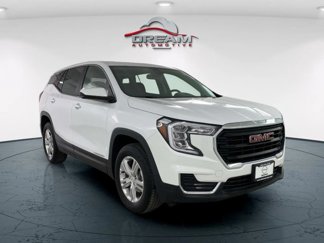 Used 2024 GMC Terrain SLE image 1