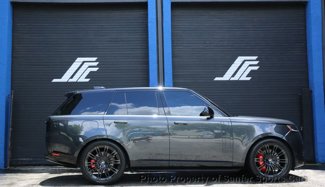 Used 2023 Land Rover Range Rover SE image 1