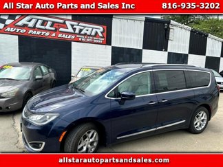Used 2017 Chrysler Pacifica Touring-L Plus w/ Tire & Wheel Group image 1