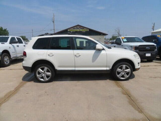 Used 2010 Volkswagen Touareg TDI image 1