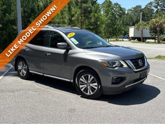 Used 2020 Nissan Pathfinder S image 1