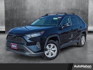 Used 2020 Toyota RAV4 LE image 1