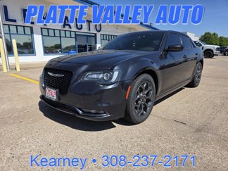 Used 2018 Chrysler 300 S image 1