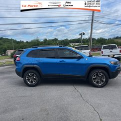 Used 2019 Jeep Cherokee Trailhawk image 1