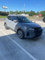 Used 2022 Nissan Kicks SV image 1