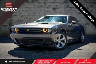 Used 2016 Dodge Challenger SXT image 1