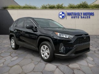 Used 2019 Toyota RAV4 LE image 1