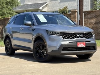 Used 2023 Kia Sorento LX image 1